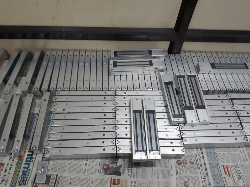 Expédition depuis l'usine S4A : Solutions de contrôle d'accès et de portes automatiques prêtes pour une livraison internationale